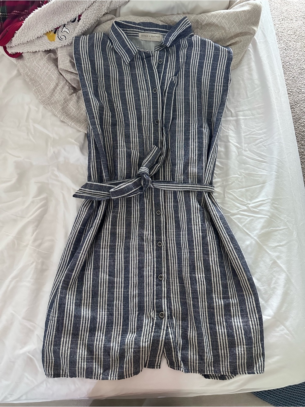 Stitch + Feather - Striped Navy Button-Front Shirt Dress with Tie Waist - Sz S